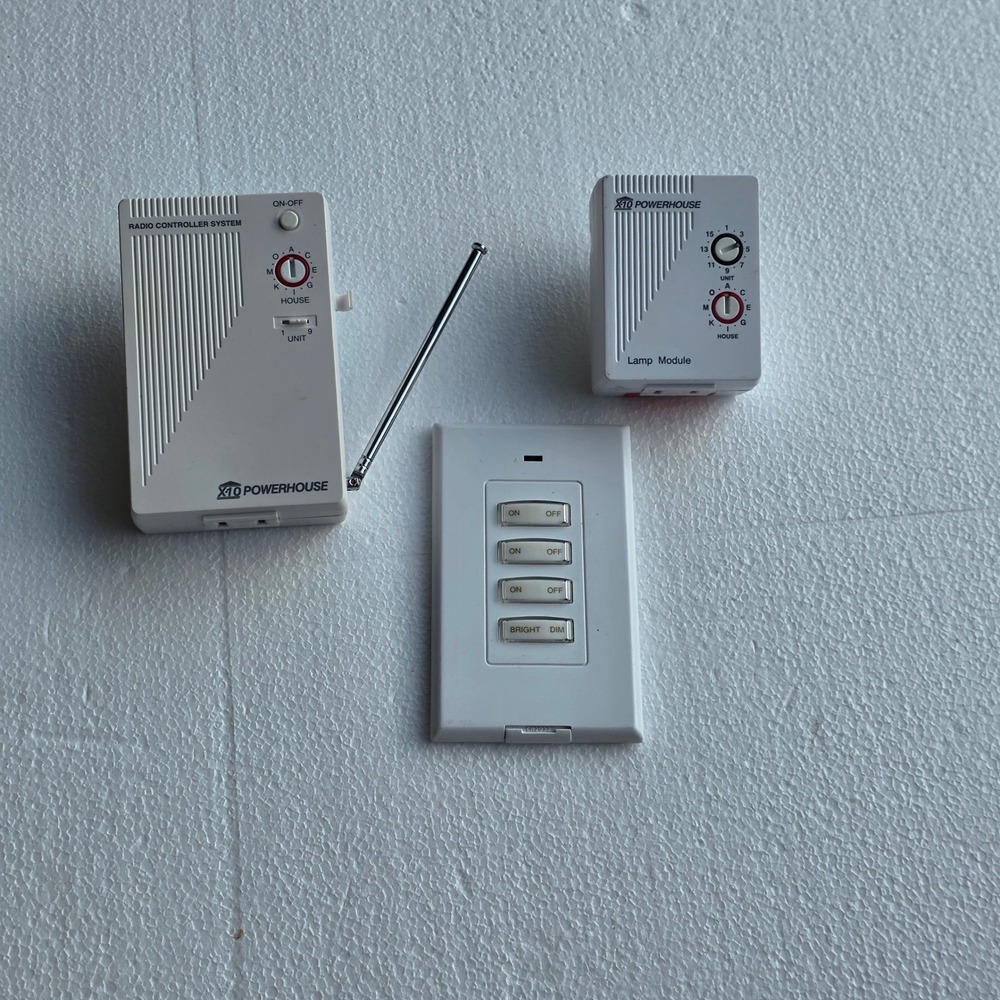 X-10 Powerhouse Home Automation Set RR501 Transceiver LM465 Lamp RSS18 Remote